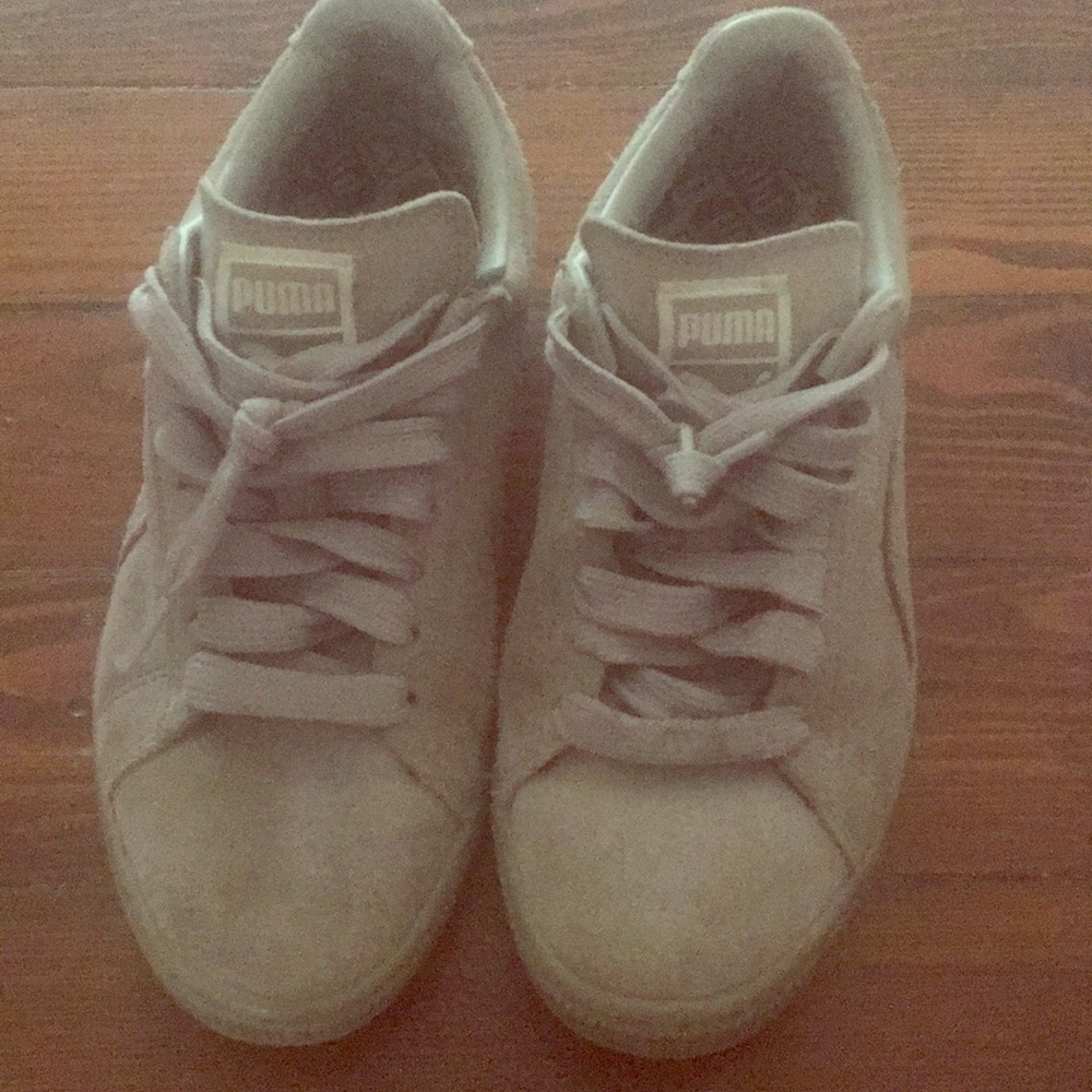 Puma Women’s Sneaker Size 6